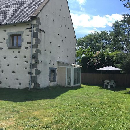Gite Rural - Grange Des Pres Blancs Chaine Des Puys Le Vernet-Sainte-Marguerite Exterior foto